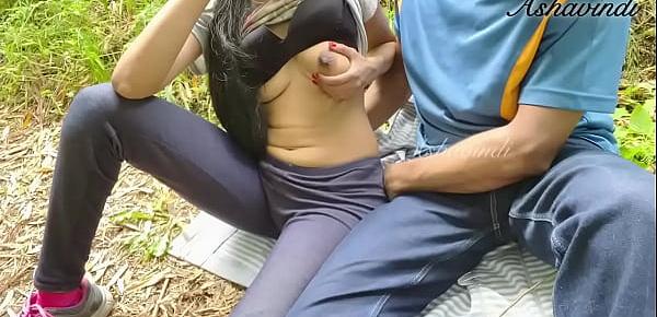  Her Juicy Pussy made me Cum in a Public Park. Ashavindi